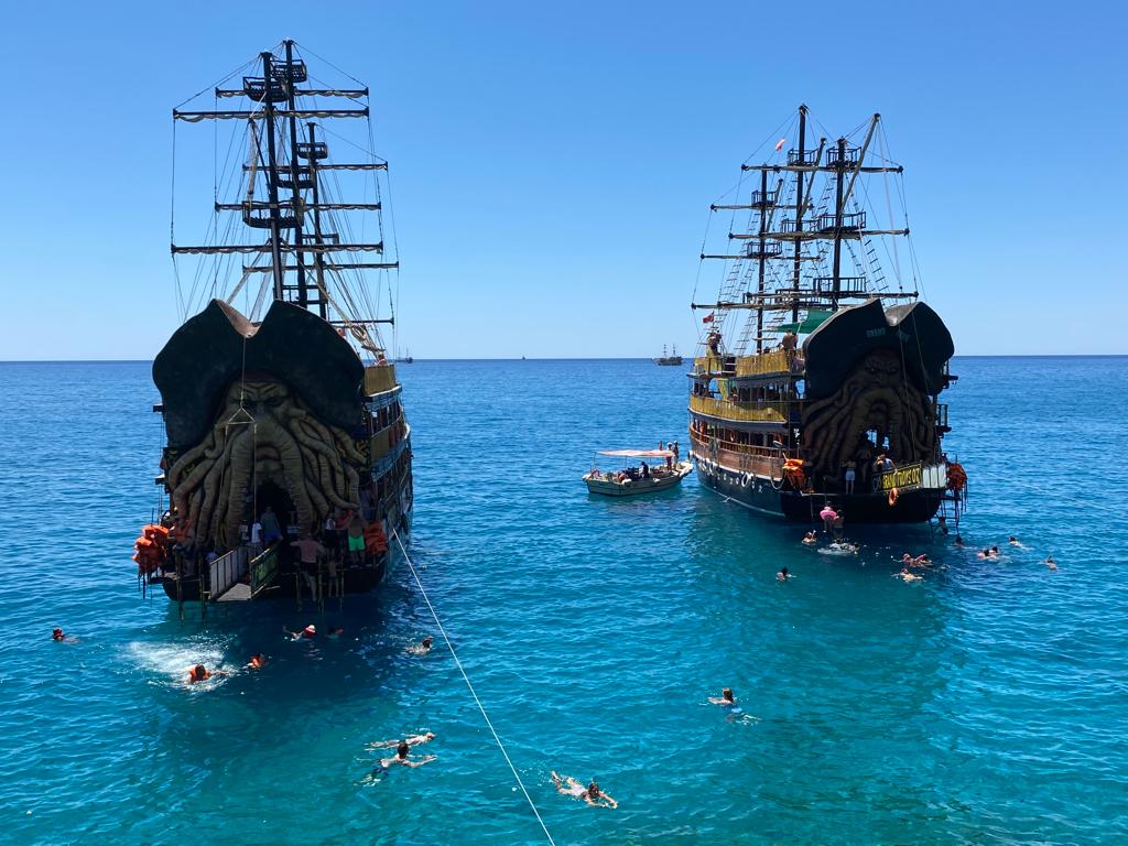 Морская прогулка на Пиратской Яхте - Аланья